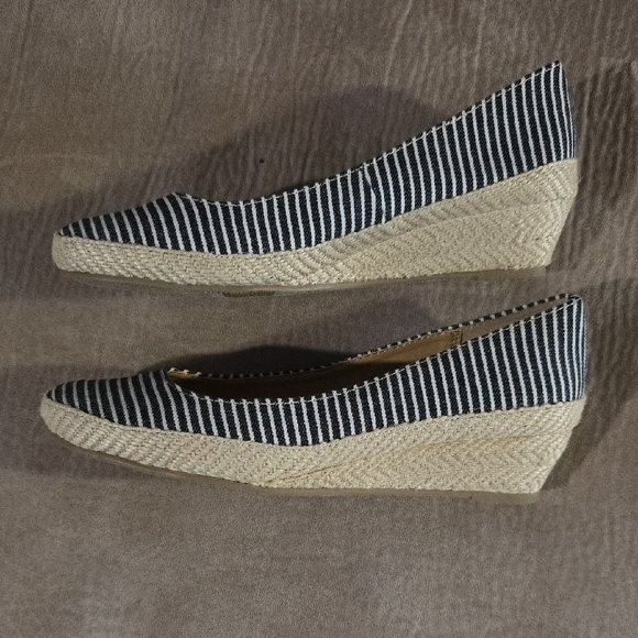 Black and White Espadrilles with Soft Fabric Upper - Picture 6 of 7